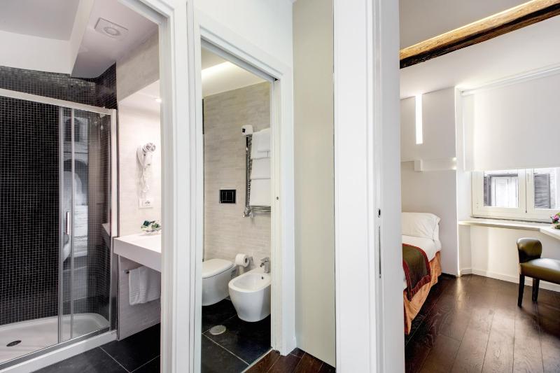 Junior Suite with Pantheon View image 2