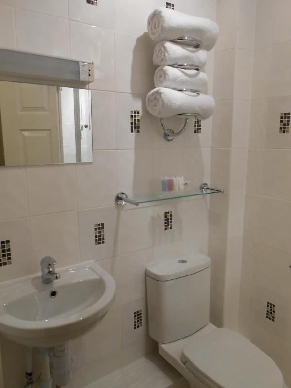 Double Room image 2