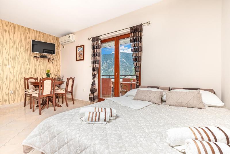 Apartments Donkovic - image 4