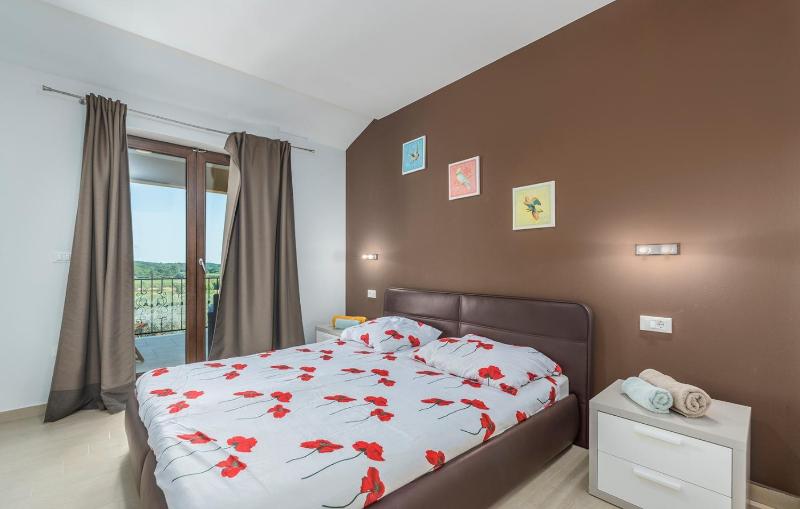 Villa Vanesa with Private Pool nearby Porec - image 3
