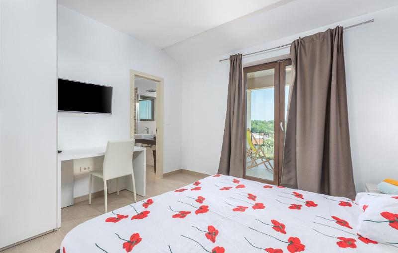 Villa Vanesa with Private Pool nearby Porec - image 13