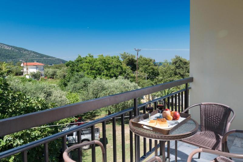 Triple Room with Mountain View image 3