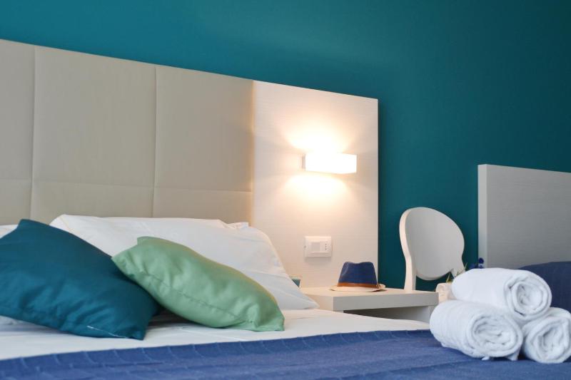 Triple Room with Balcony image 1