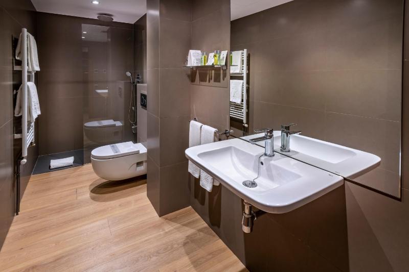 Double or Twin Room with Terrace image 3