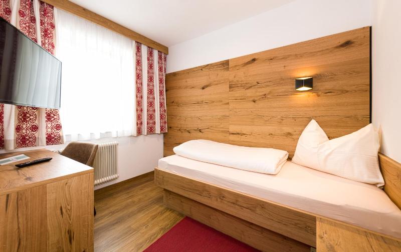 Single Room image 1