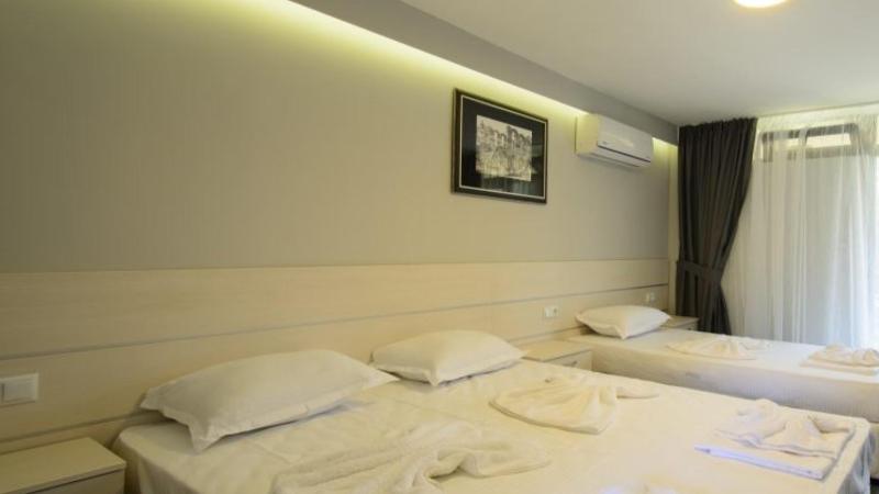 Standard Triple Room image 1