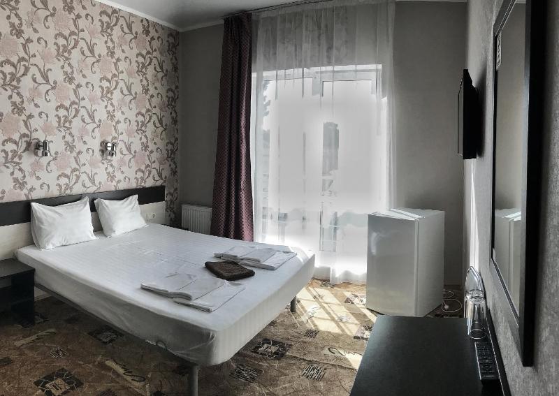 Double or Twin Room image 3