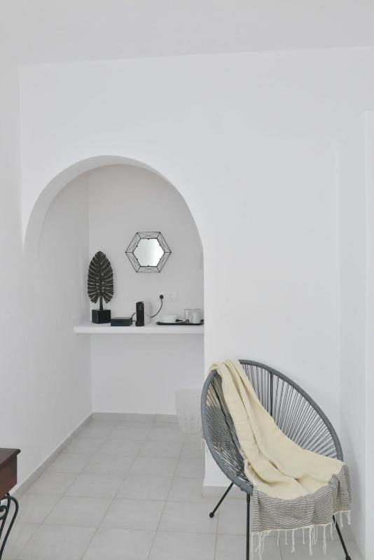 Standard Double Room image 4