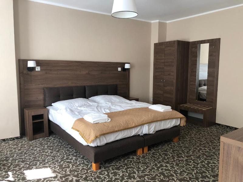 Luxury Quadruple Room image 2