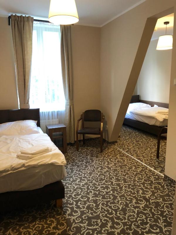 Budget Twin Room image 2