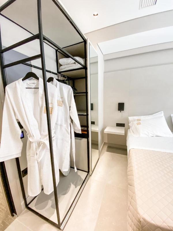 Superior Double or Twin Room with Balcony image 3