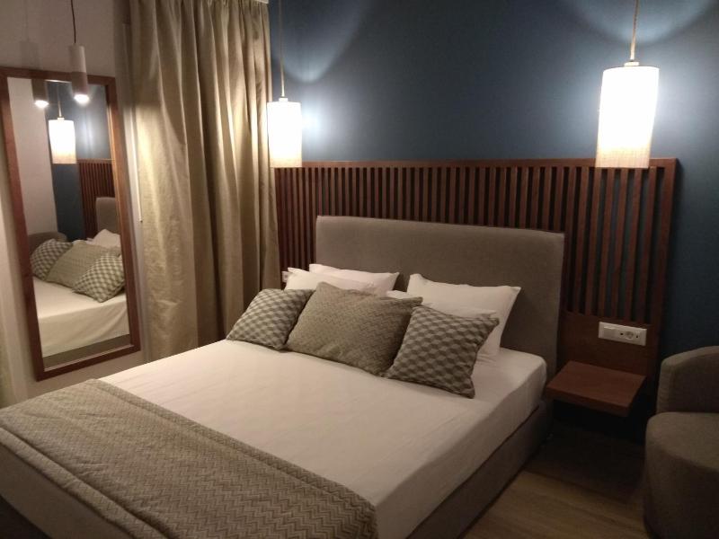 Deluxe Double Room with Balcony and Sea View image 1