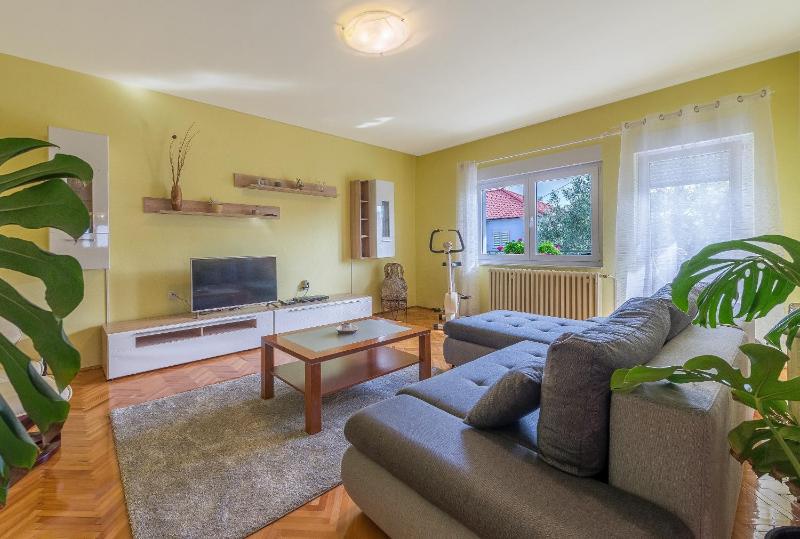 Apartments Villa Odesa with shared pool - image 9