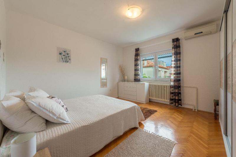 Apartments Villa Odesa with shared pool - image 8