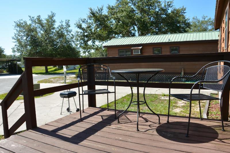 Deluxe Bungalow image 2