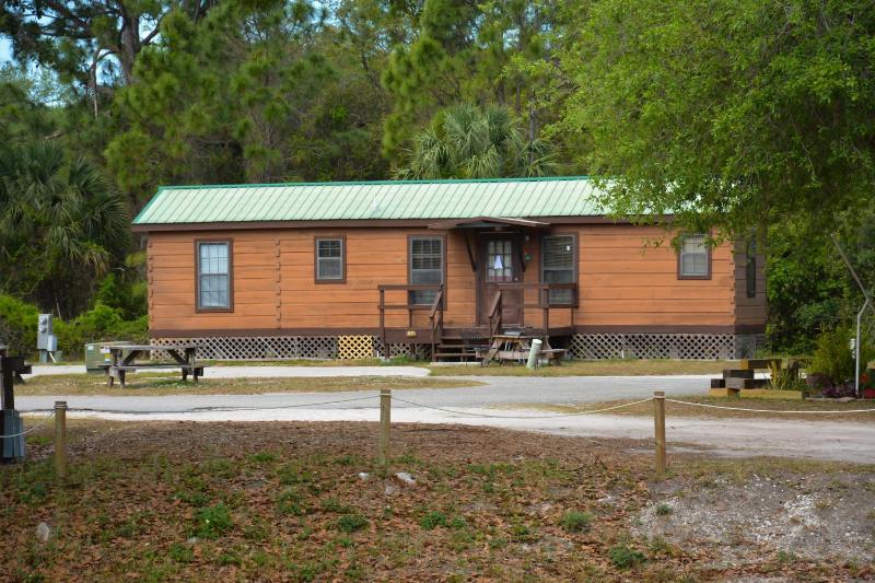 Deluxe Bungalow image 3