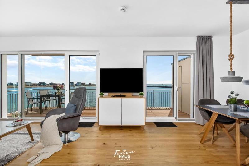 Apartment with Sea View image 2