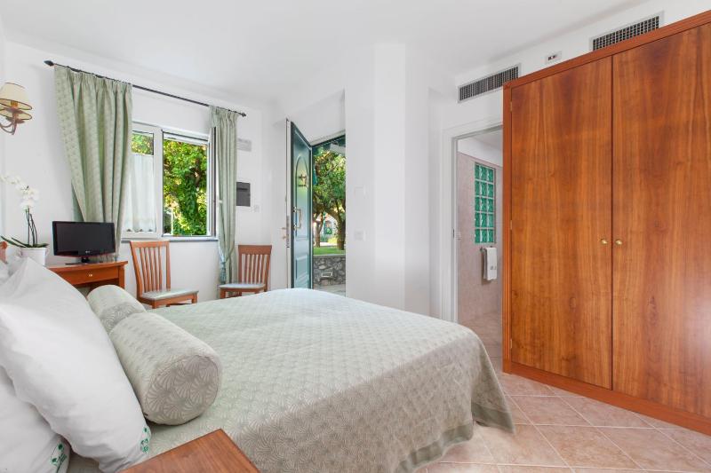 Standard Double Room image 1
