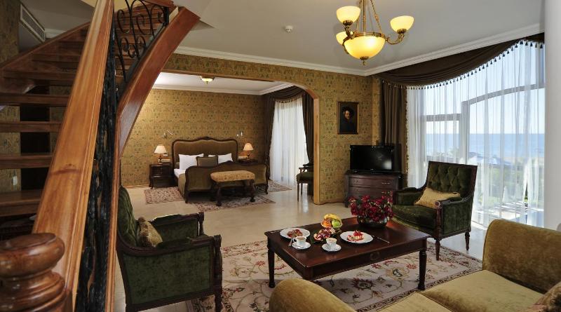 Grand Suite image 3