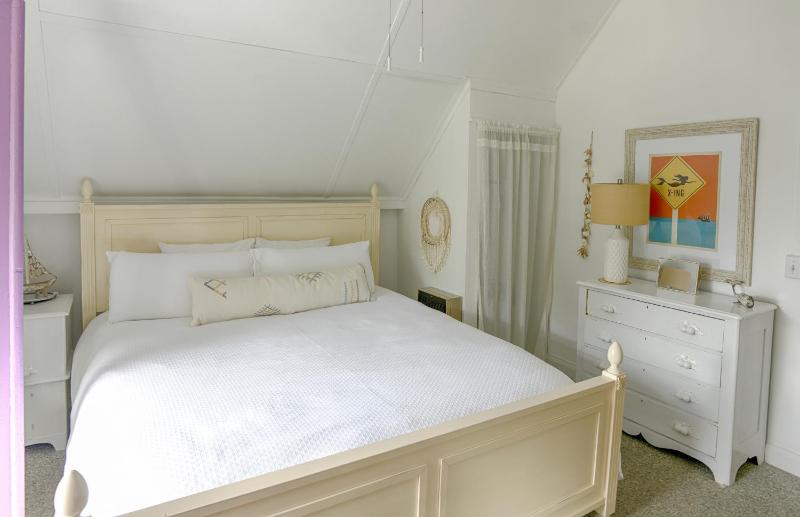 King Room with Balcony image 3