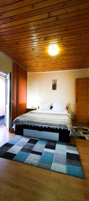 Double Room image 3