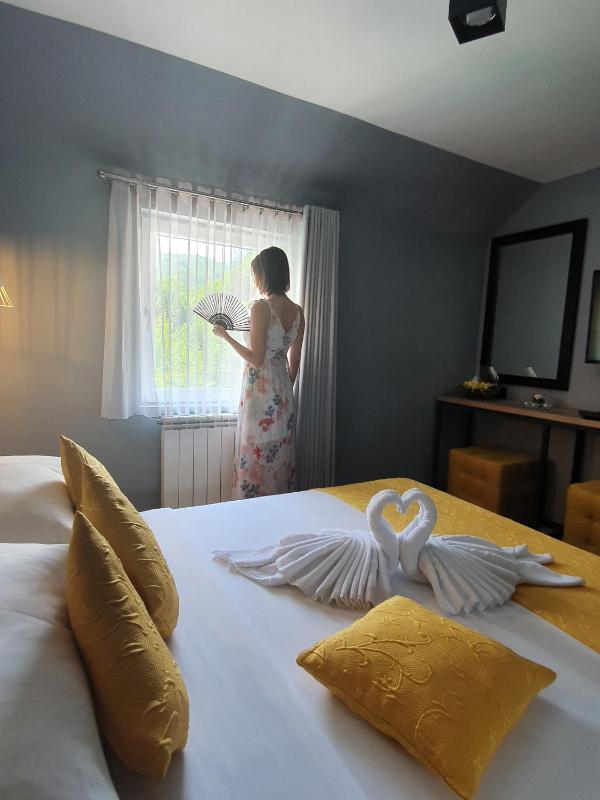 Standard Double Room image 4