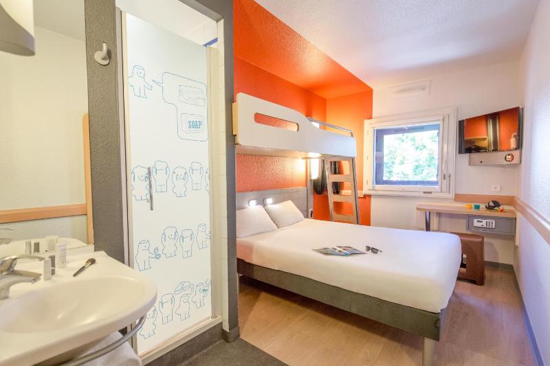 Ibis Budget Marseille Timone - image 8