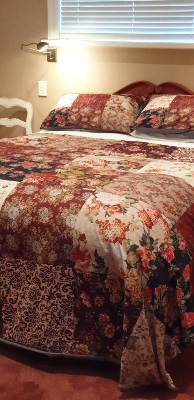 Deluxe Queen Room image 1