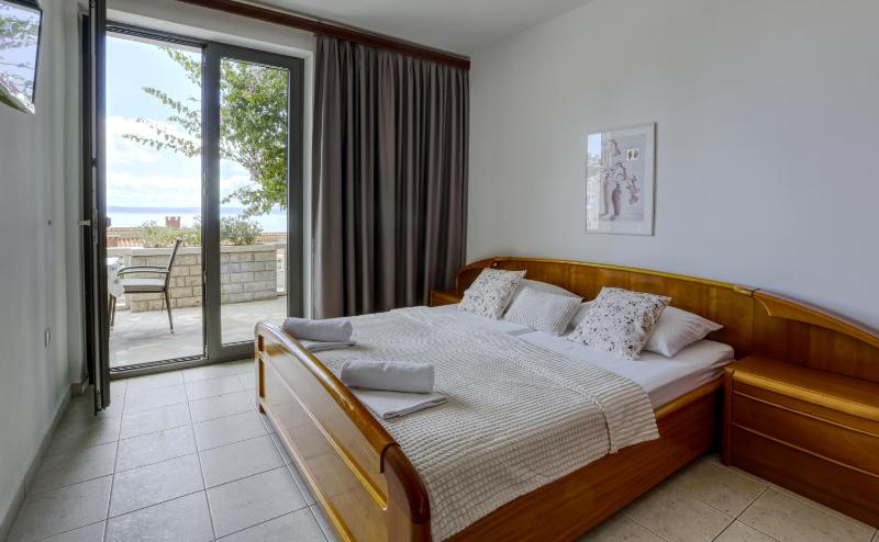 Two-Bedroom Apartment with Terrace and Sea View image 1