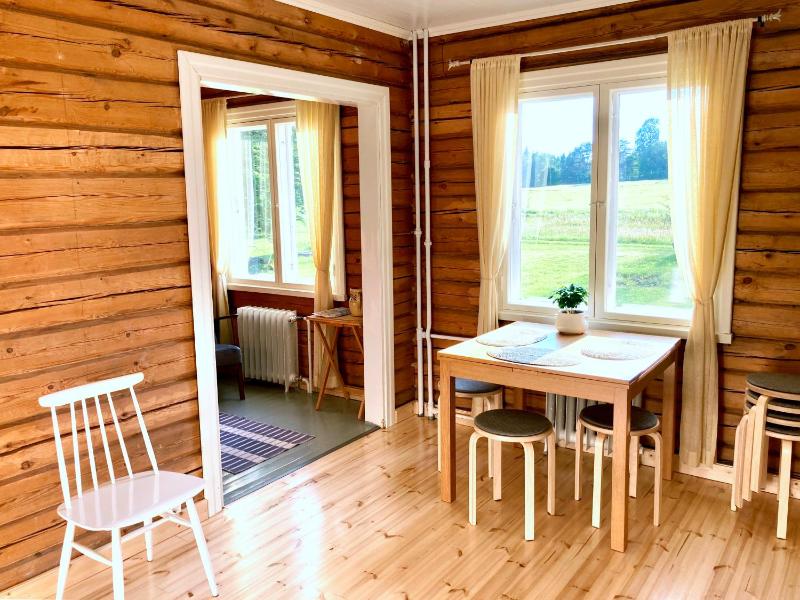 Triple Room with Shared Bathroom image 3