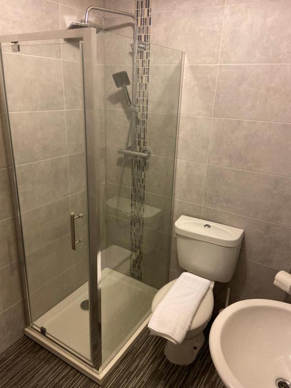 Single Room with Shared Bathroom image 2