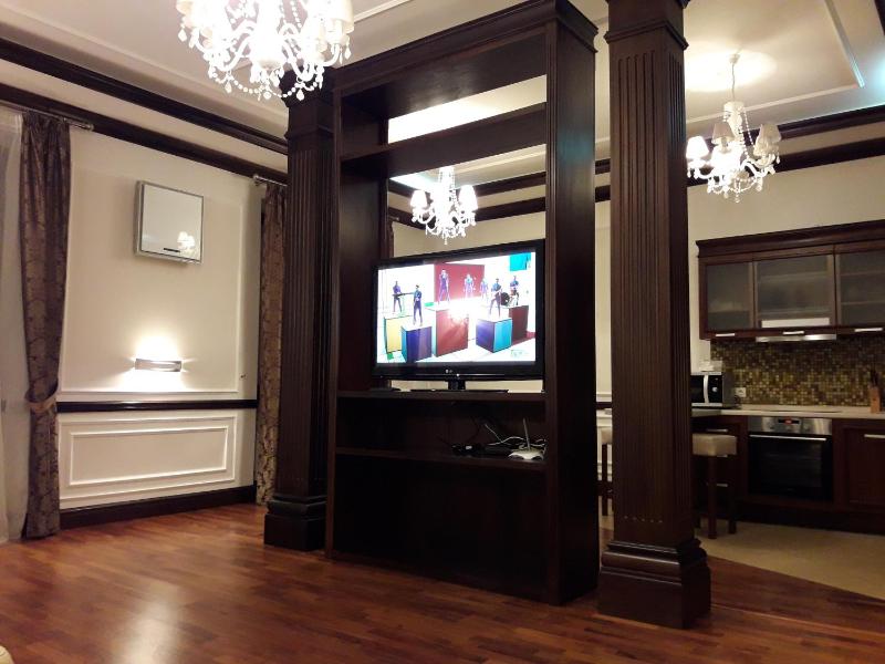 VIP apartment. Kreshatik, Maidan Nezavisimosti. Images