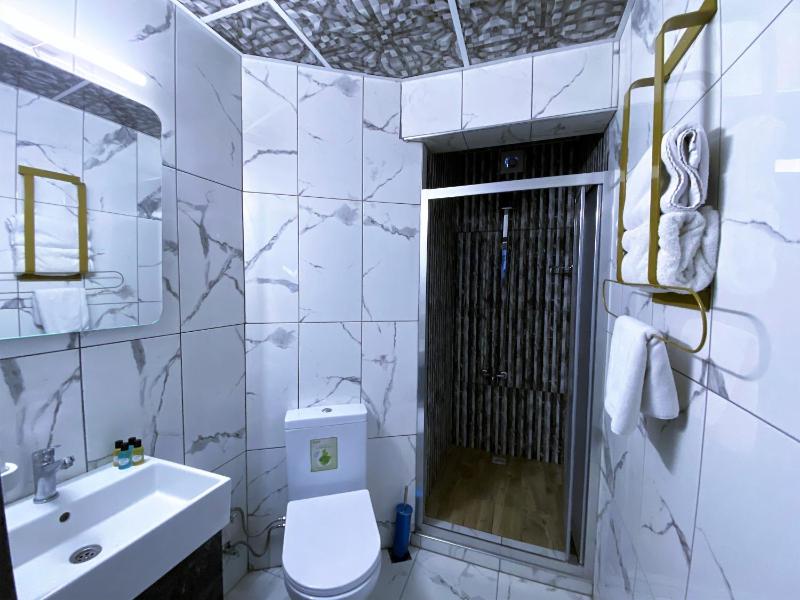 Triple Room image 3