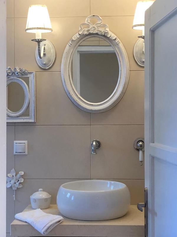 Deluxe Suite image 1