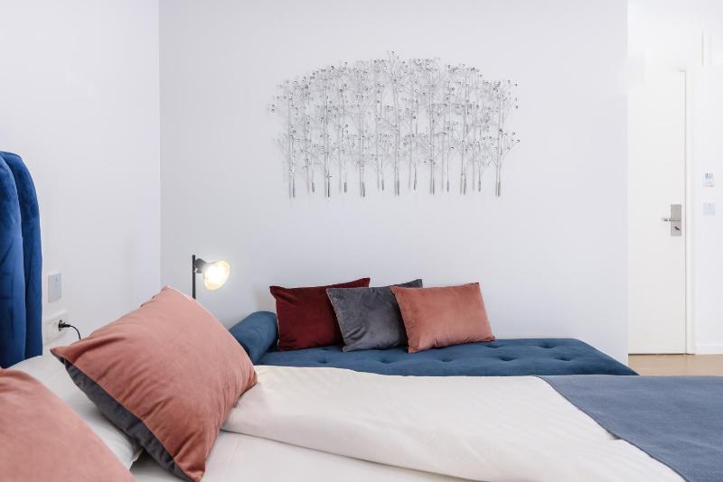 Triple Room with Balcony image 3