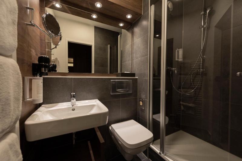 Standard Double Room image 1