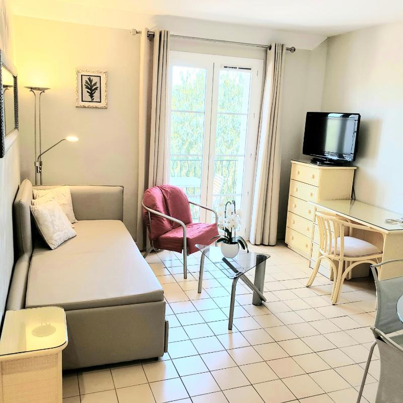 Apartment with  Market Square view image 2
