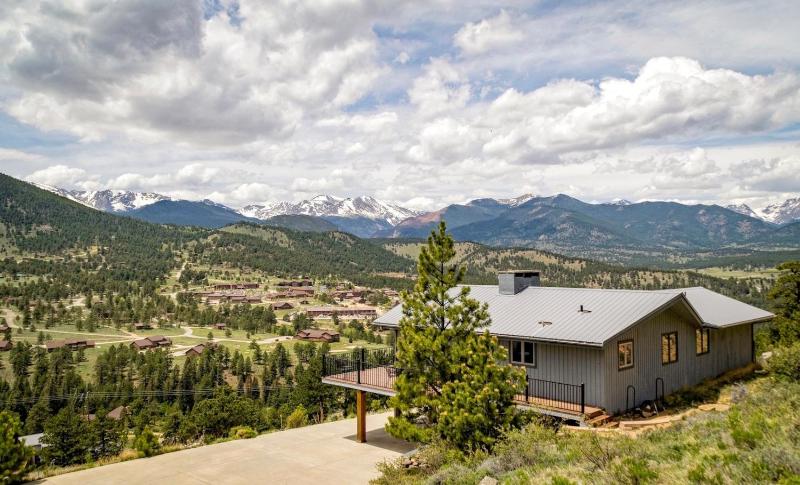 Four-Bedroom Holiday Home image 3