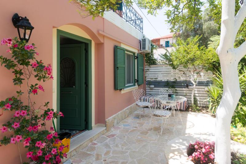 Dimitra's Garden - Holiday Apartments - image 16