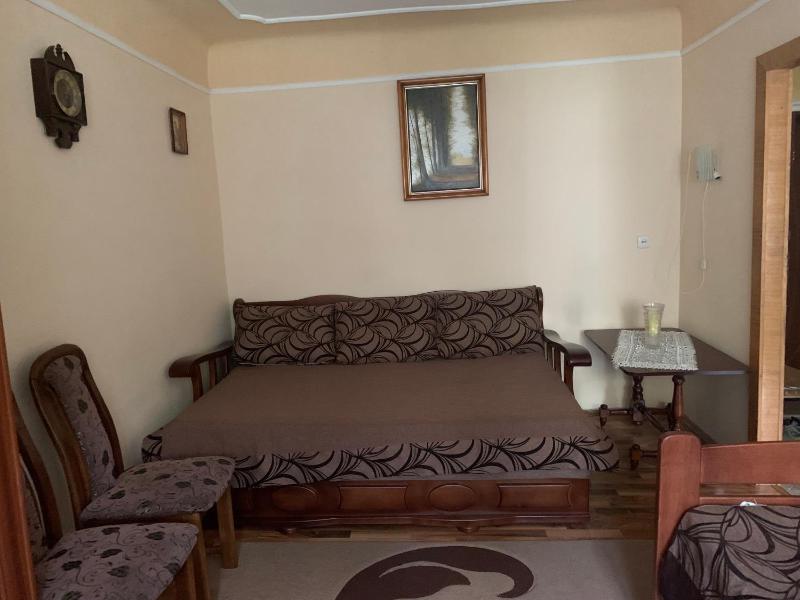 One-Bedroom Apartment image 3