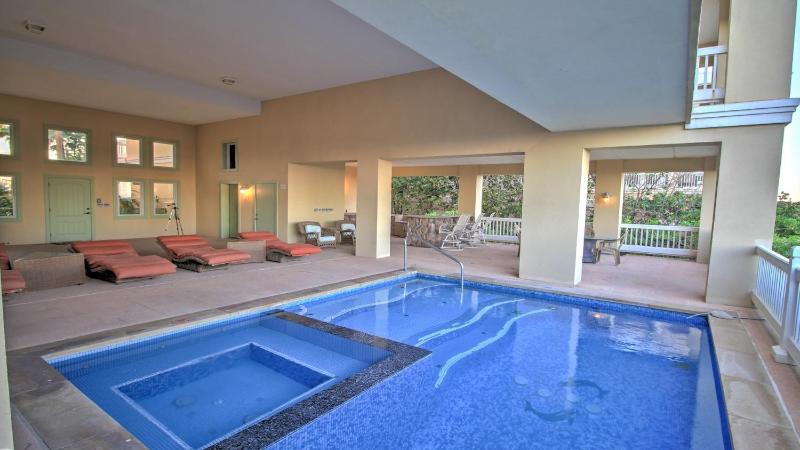 Six-Bedroom House image 4