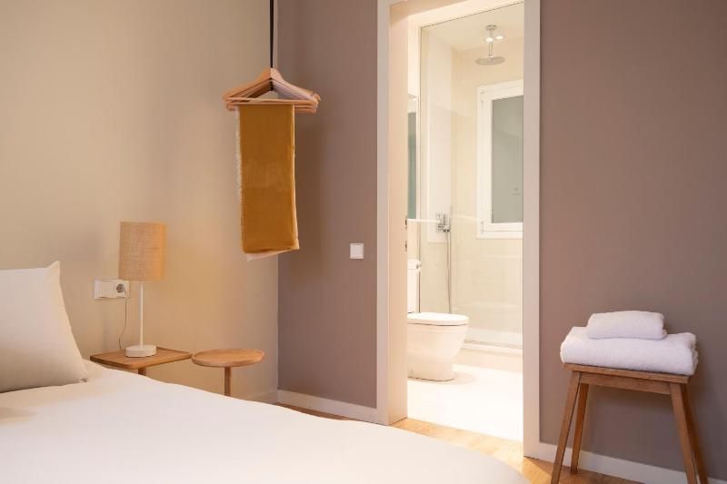 Two-Bedroom with two bathrooms and terrace image 3
