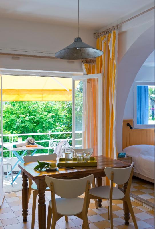 Family Suite with Kitchen image 3