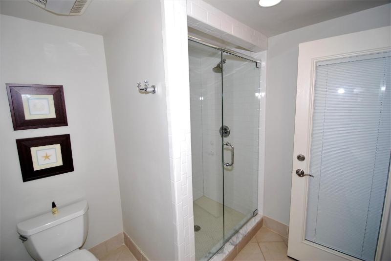 Sea Hawk - Private Beach House With Pool & Hot Tub Home - image 19