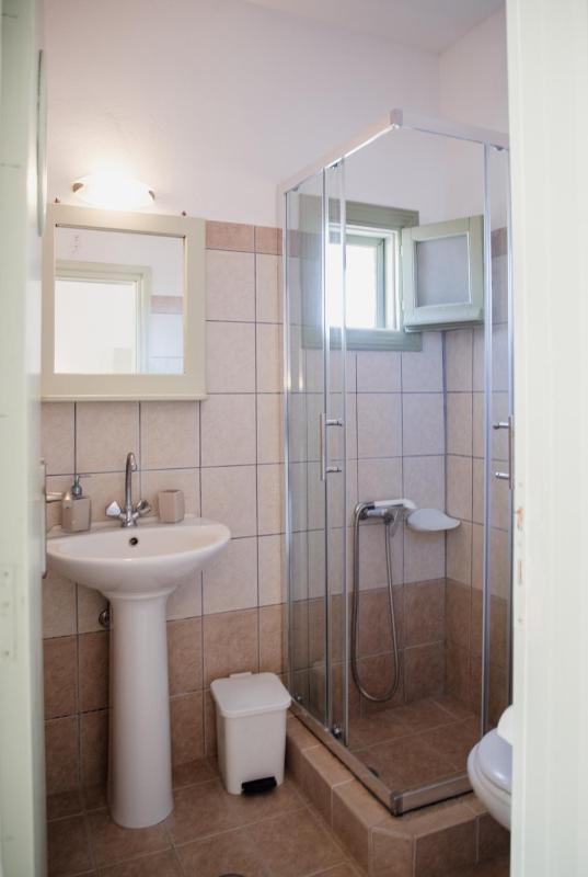 Quadruple Room with Sea View image 2