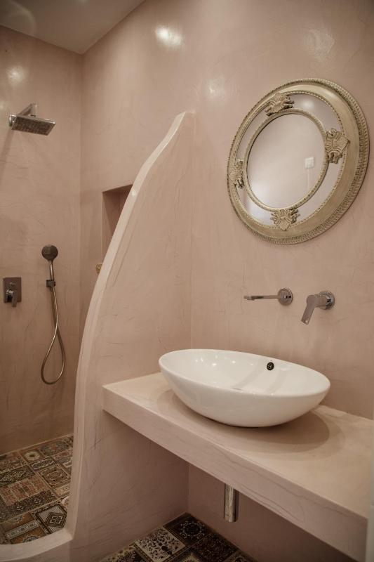 Suite (5 Adults) image 4