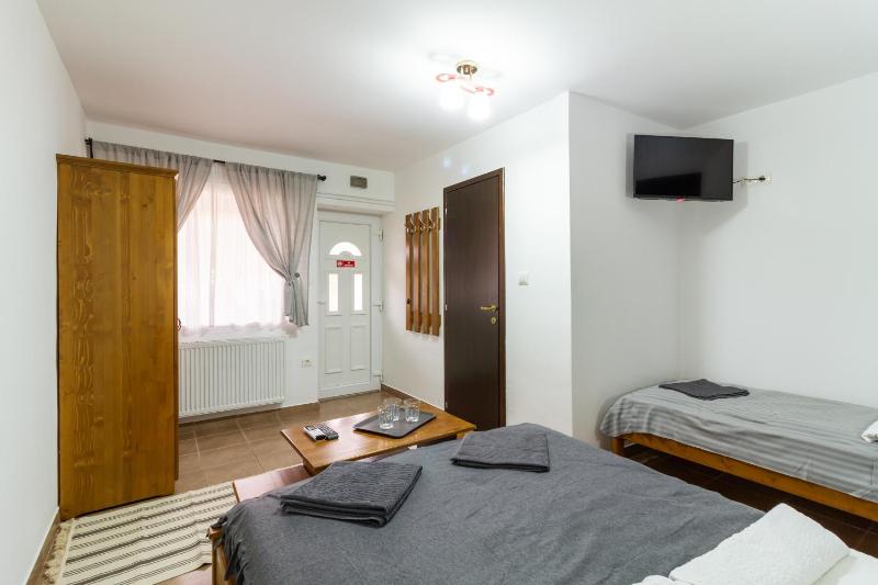 Comfort Triple Room image 4