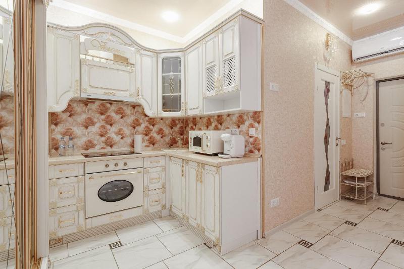 Studio Apartment with Sea View image 2