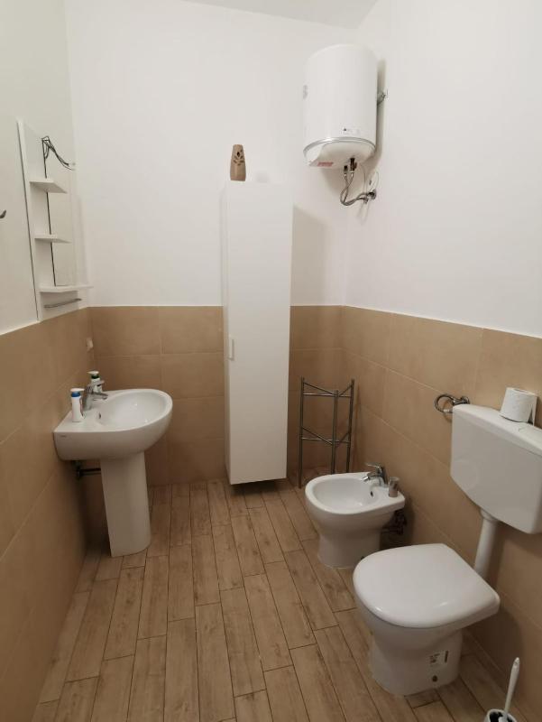 One-Bedroom Apartment image 2