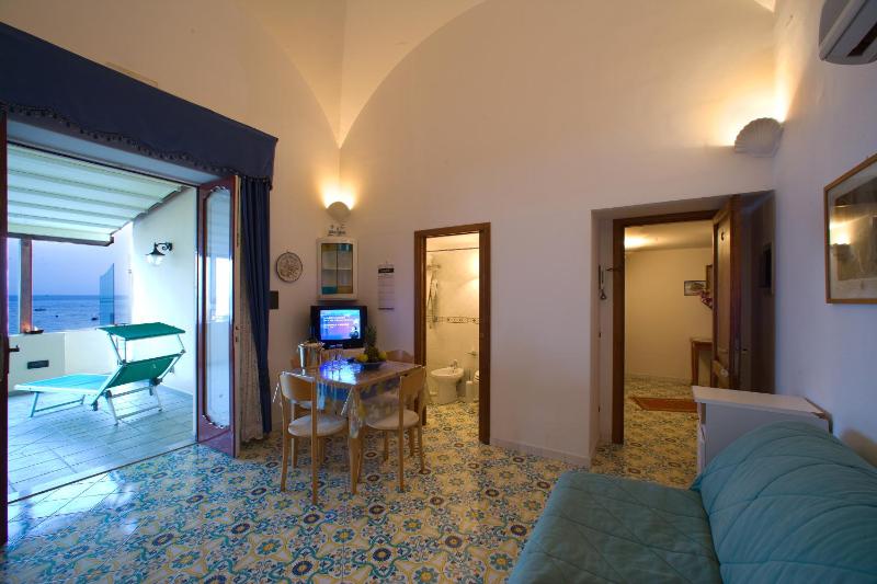 Suite with Sea View image 3